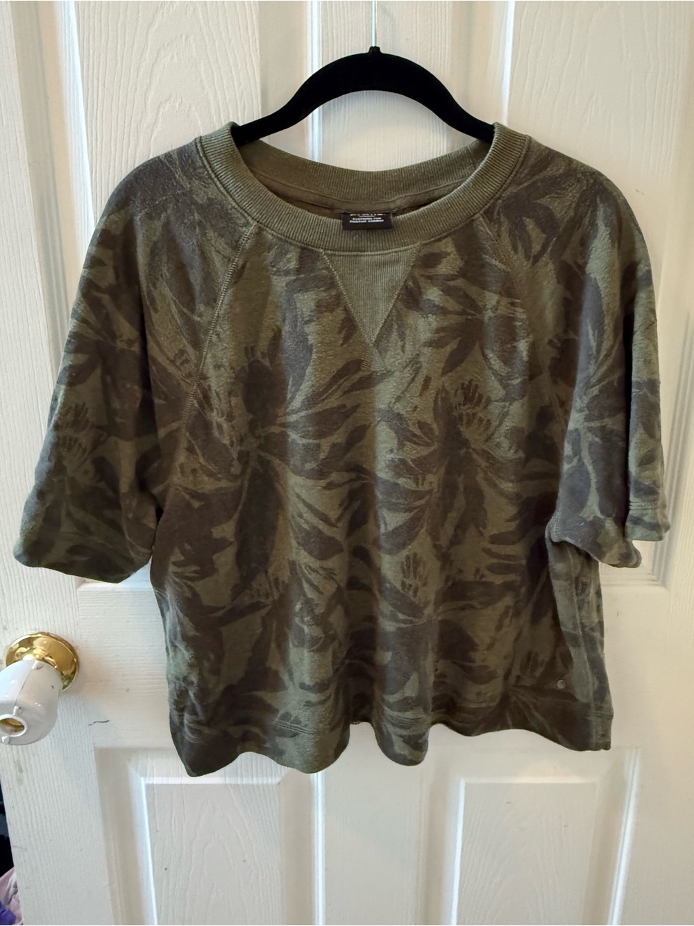prAna Green Camo Leaf Print Short Sleeve Sweatshirt Top Size M